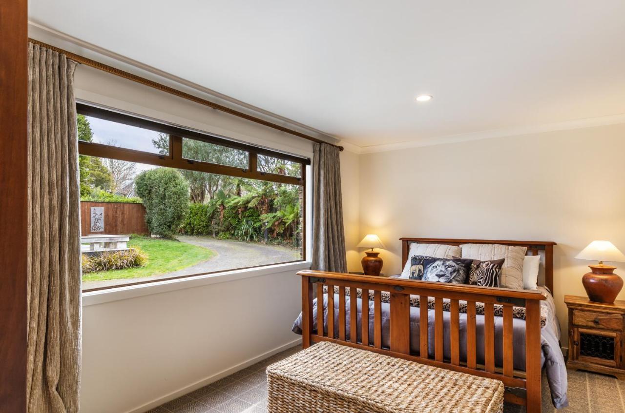 Turangi Trout Lodge Buitenkant foto