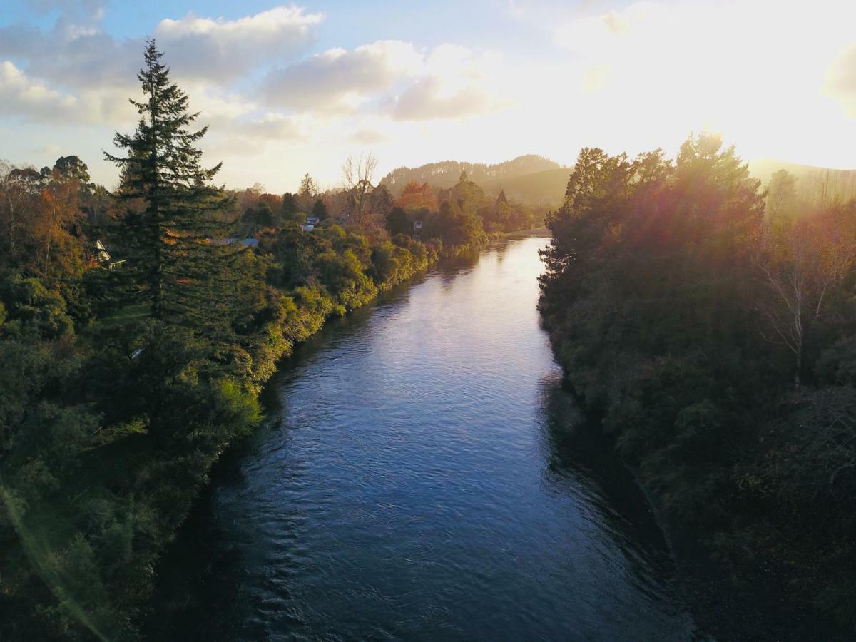 Turangi Trout Lodge Buitenkant foto
